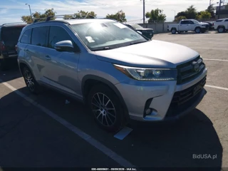 TOYOTA TOYOTA HIGHLANDER SE
