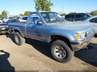 TOYOTA TOYOTA PICKUP 1/2 TON SHT WHEELBASE DLX