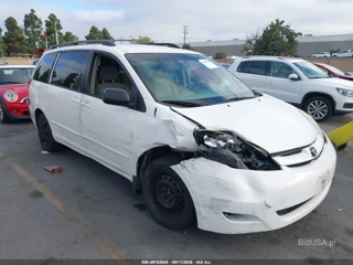 TOYOTA TOYOTA SIENNA LE