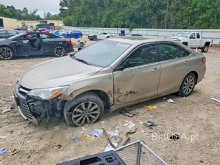 TOYOTA CAMRY HYBRID XLE