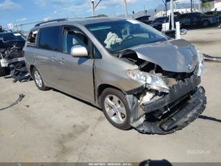 TOYOTA TOYOTA SIENNA LE 8 PASSENGER