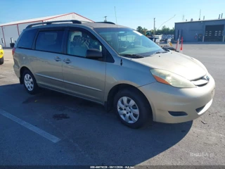 TOYOTA TOYOTA SIENNA LE