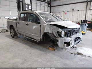 NISSAN NISSAN TITAN SE