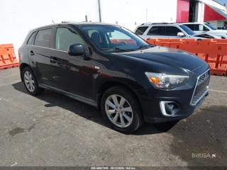 MITSUBISHI MITSUBISHI OUTLANDER SPORT SE