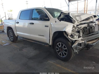 TOYOTA TOYOTA TUNDRA SR5 5.7L V8