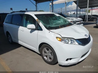TOYOTA TOYOTA SIENNA LE V6 8 PASSENGER