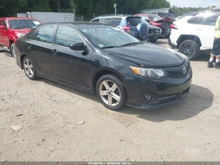 TOYOTA TOYOTA CAMRY SE