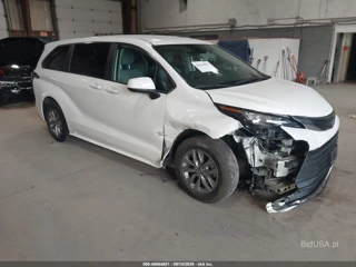TOYOTA TOYOTA SIENNA LE