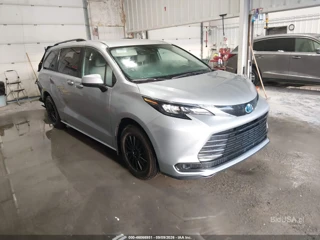 TOYOTA TOYOTA SIENNA LE