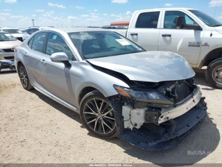 TOYOTA TOYOTA CAMRY SE