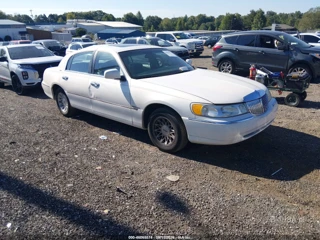 LINCOLN LINCOLN TOWN CAR SIGNATURE