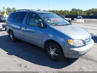 TOYOTA TOYOTA SIENNA LE