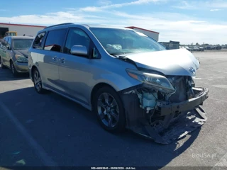 TOYOTA TOYOTA SIENNA SE PREMIUM 8 PASSENGER