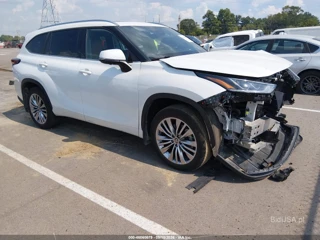 TOYOTA TOYOTA HIGHLANDER PLATINUM