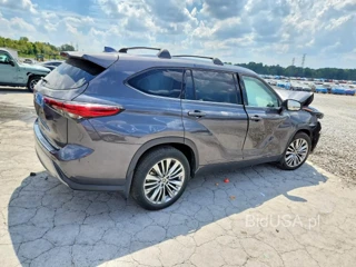 TOYOTA HIGHLANDER PLATINUM