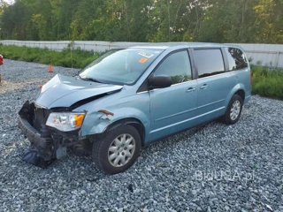 CHRYSLER TOWN & COUNTRY LX