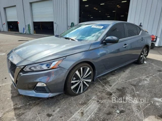 NISSAN ALTIMA SR
