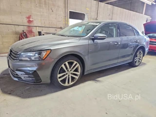 VOLKSWAGEN PASSAT S