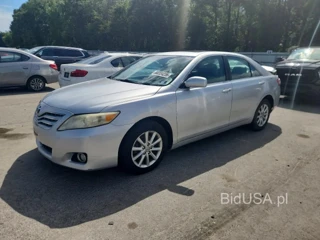 TOYOTA CAMRY XLE V6