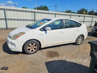 TOYOTA PRIUS BASE