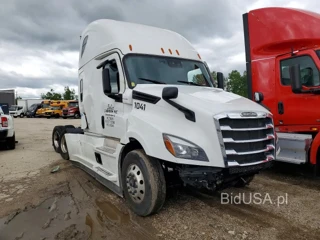 FREIGHTLINER CASCADIA 126