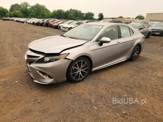 TOYOTA CAMRY HYBRID SE