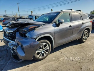 TOYOTA HIGHLANDER XLE