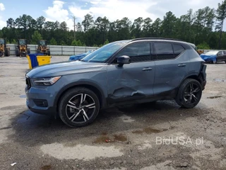 VOLVO XC40 T4 R-DESIGN