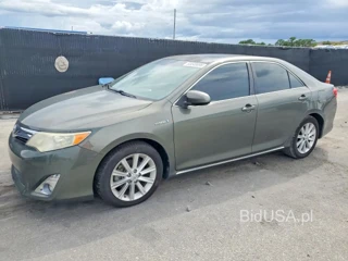 TOYOTA CAMRY HYBRID XLE