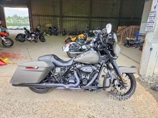 HARLEY-DAVIDSON FLHXS