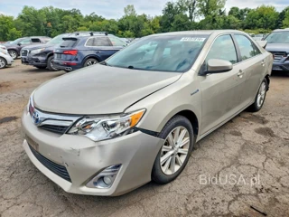 TOYOTA CAMRY HYBRID XLE