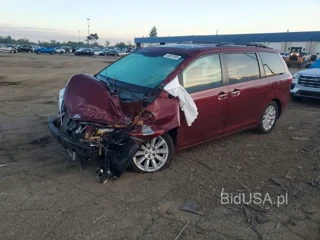 TOYOTA SIENNA XLE 7-PASSENGER
