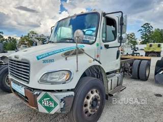 FREIGHTLINER M2