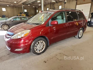 TOYOTA SIENNA XLE