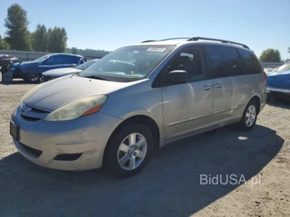 TOYOTA SIENNA LE 8 PASSENGER
