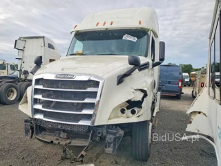 FREIGHTLINER CASCADIA 126
