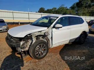 VOLKSWAGEN TIGUAN SE