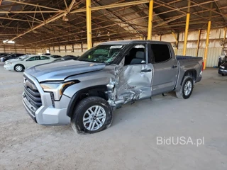 TOYOTA TUNDRA SR5