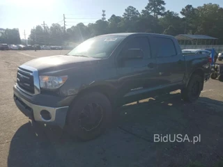 TOYOTA TUNDRA CREWMAX SR5