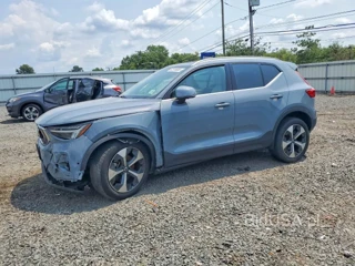 VOLVO XC40 PLUS
