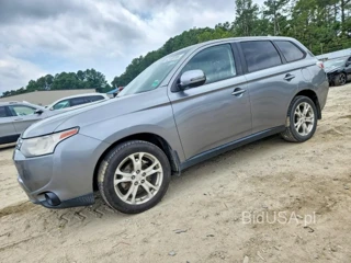 MITSUBISHI OUTLANDER SE