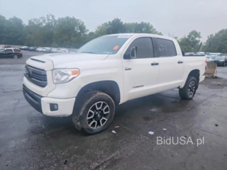 TOYOTA TUNDRA CREWMAX SR5