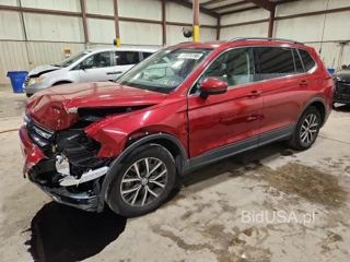 VOLKSWAGEN TIGUAN SE