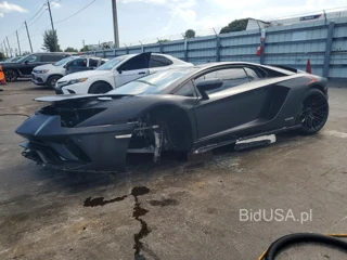 LAMBORGHINI AVENTADOR S