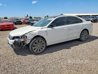 VOLKSWAGEN PASSAT SE
