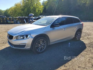 VOLVO V60 CROSS COUNTRY PREMIER