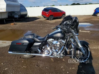 HARLEY-DAVIDSON FLHX STREET GLIDE