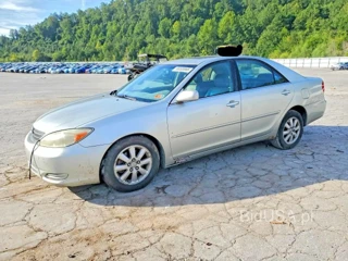 TOYOTA CAMRY XLE V6