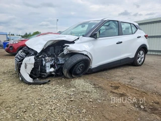 NISSAN KICKS S
