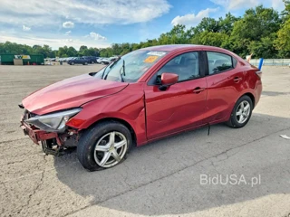 TOYOTA YARIS IA BASE